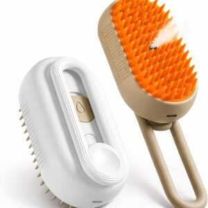 Escova Pet Elétrica 3 em 1 azul soltando vapor suave enquanto escova um gato.